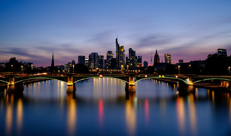 frankfurt-bruecke_750x442.jpg